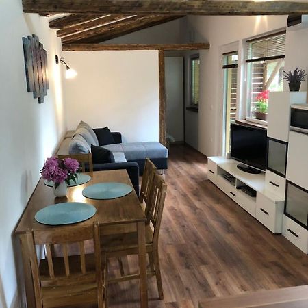 Tulipan Apartman Еґер Екстер'єр фото