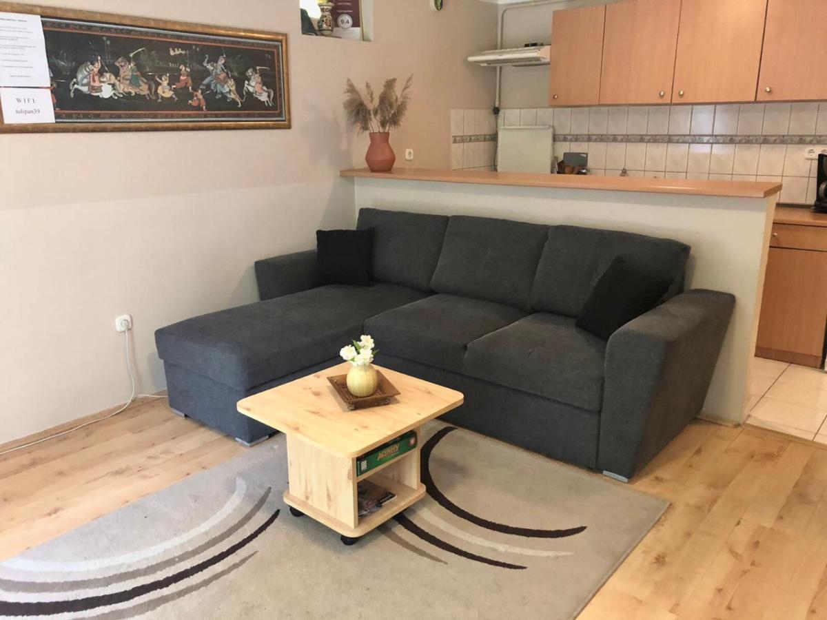 Tulipan Apartman Еґер Екстер'єр фото