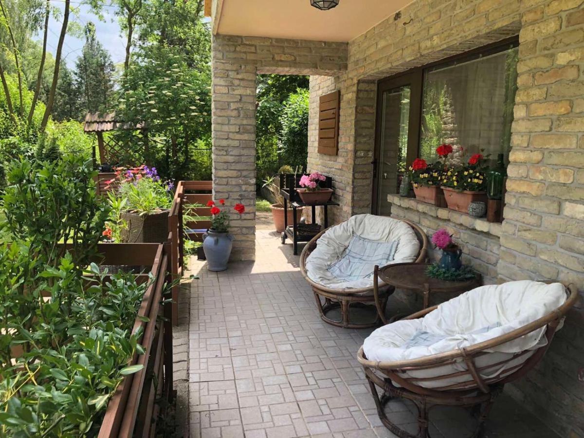 Tulipan Apartman Еґер Екстер'єр фото