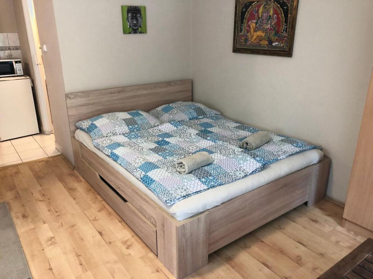 Tulipan Apartman Еґер Екстер'єр фото